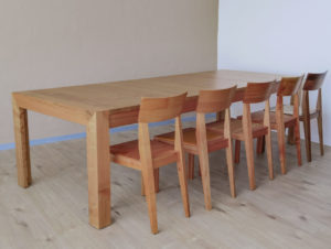 Table en bois de cerisier par Philippe Emery