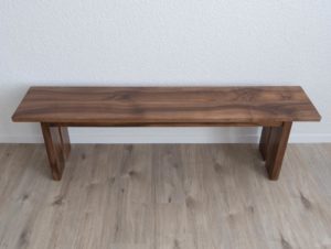 Banc en bois de noyer par Philippe Emery