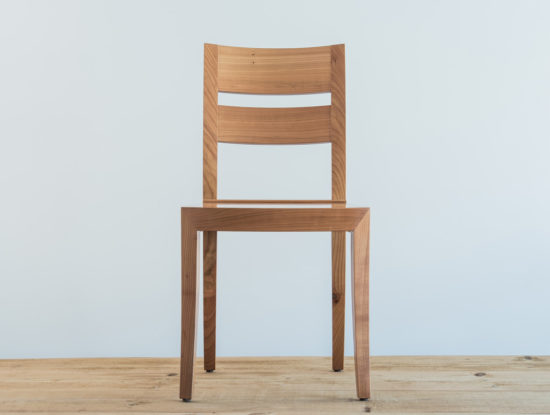Fauteuil en bois de cerisier par Philippe Emery