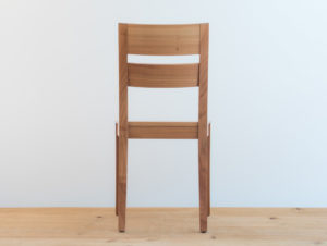 Fauteuil en bois de cerisier par Philippe Emery