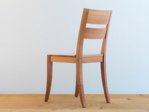Fauteuil en bois de cerisier par Philippe Emery