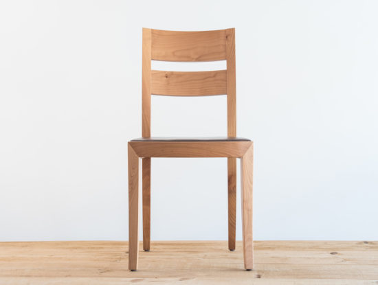 Fauteuil en bois de cerisier par Philippe Emery