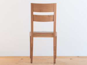 Fauteuil en bois de cerisier par Philippe Emery