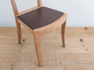 Fauteuil en bois de cerisier par Philippe Emery