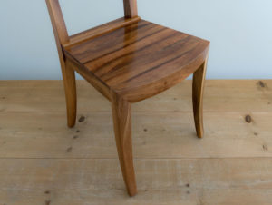 Chaise en bois de noyer par Philippe Emery