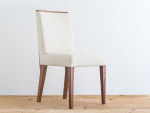 Chaise en bois de noyer par Philippe Emery