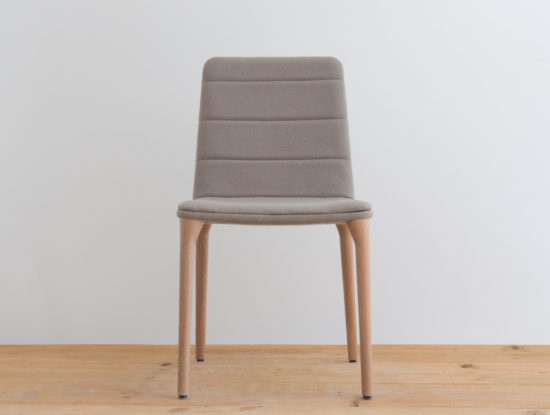 Chaise en bois de chêne par Philippe Emery