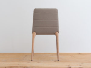 Chaise en bois de chêne par Philippe Emery