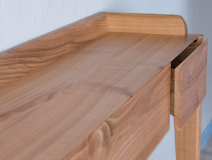 Console en bois de cerisier par Philippe Emery