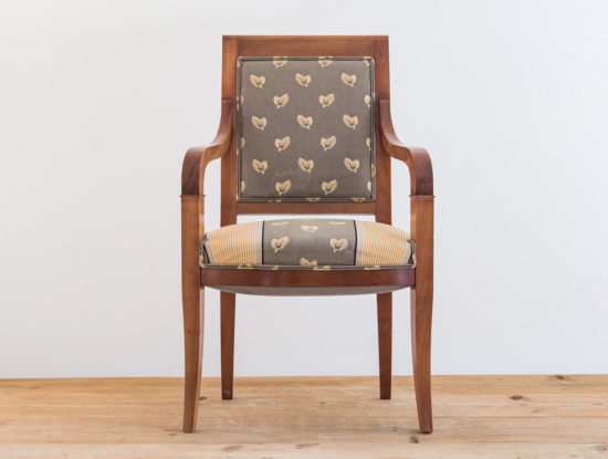 Fauteuil en bois de cerisier par Philippe Emery