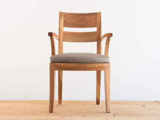 Fauteuil en bois de noyer par Philippe Emery