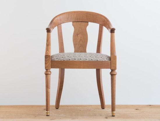 Fauteuil en bois de cerisier par Philippe Emery