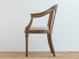 Fauteuil en bois de noyer par Philippe Emery
