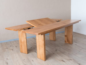Table en bois de cerisier par Philippe Emery