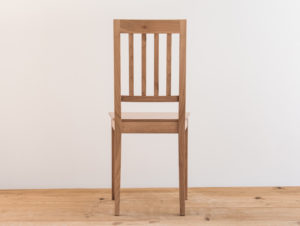 Chaise en bois de cerisier par Philippe Emery