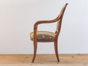 Fauteuil en bois de cerisier par Philippe Emery