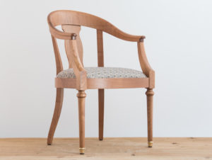Fauteuil en bois de cerisier par Philippe Emery